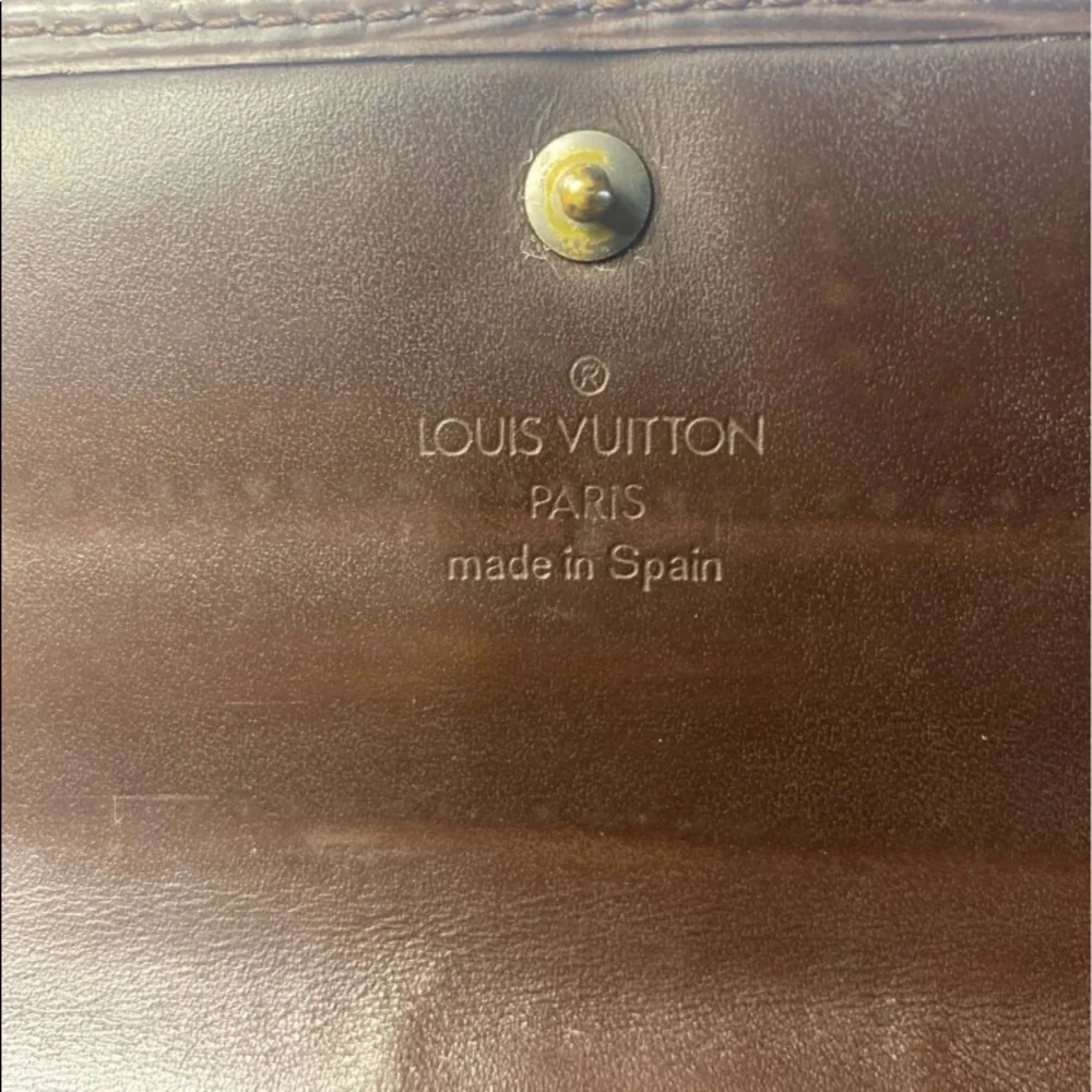 Authentic Louis Vuitton Epi Sarah Wallet - Picture 7 of 12